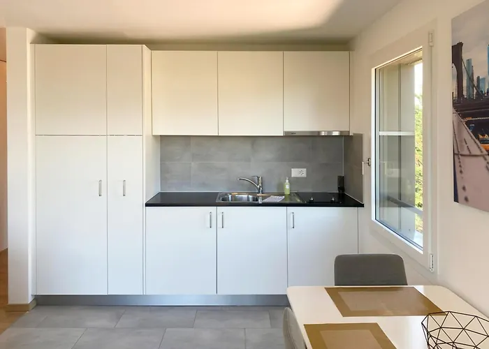 Modern In The Heart Of * ローザンヌ